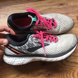 Brooks Ghost 11, size 9